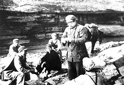 1947年，任弼时在转战陕北途中。